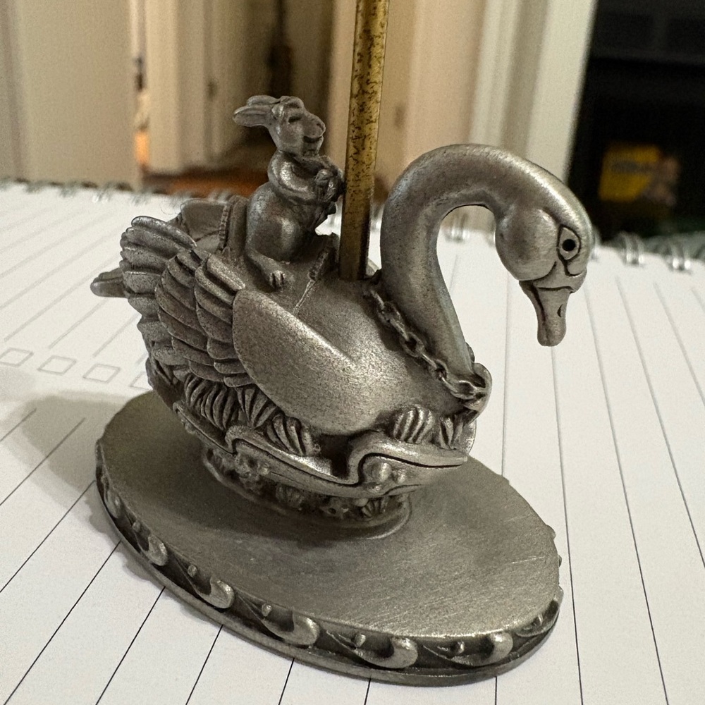 HUDSON Carousel Piece